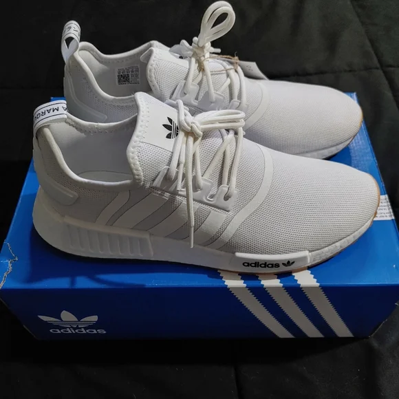 Adidas NMD R1 - Picture 2 of 6